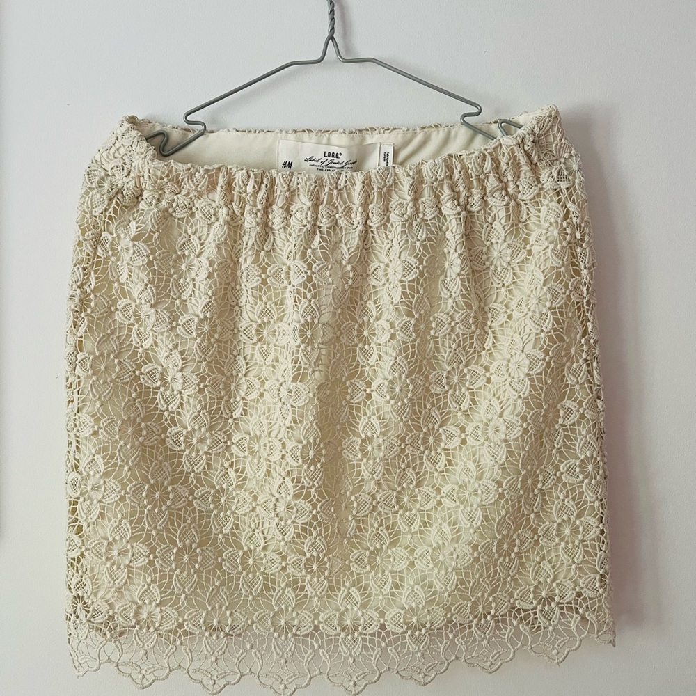 Pretty Bohemian Cream H&M Skirt for feminine chic office style for work